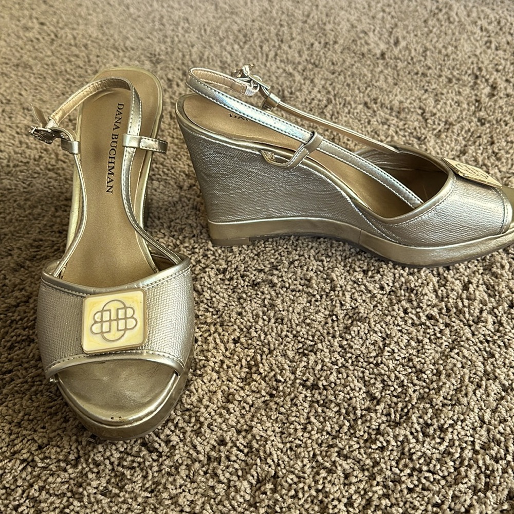 Gold wedges